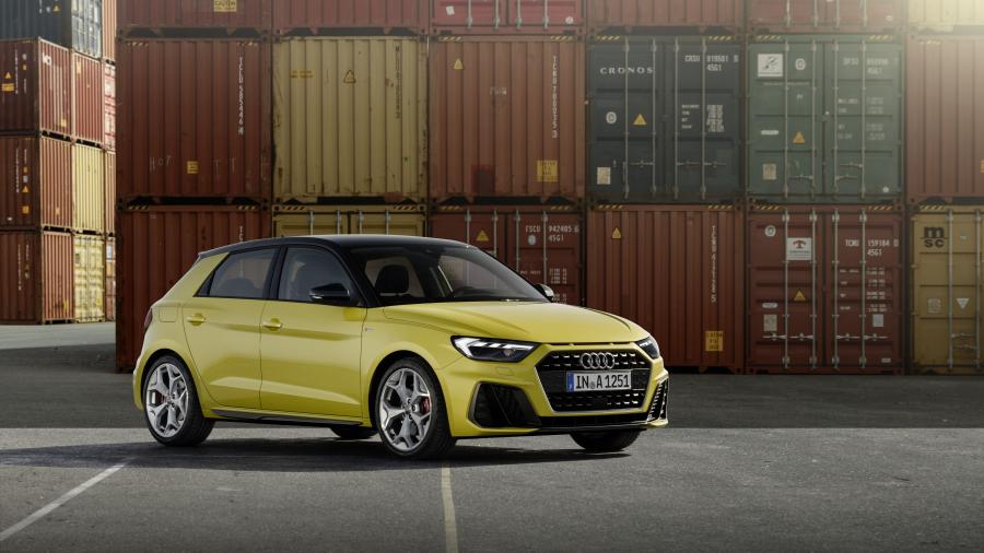  Audi A1 Sportback 40 TFSI S-Line 2018 года  (WW) (фото 1 из 60)